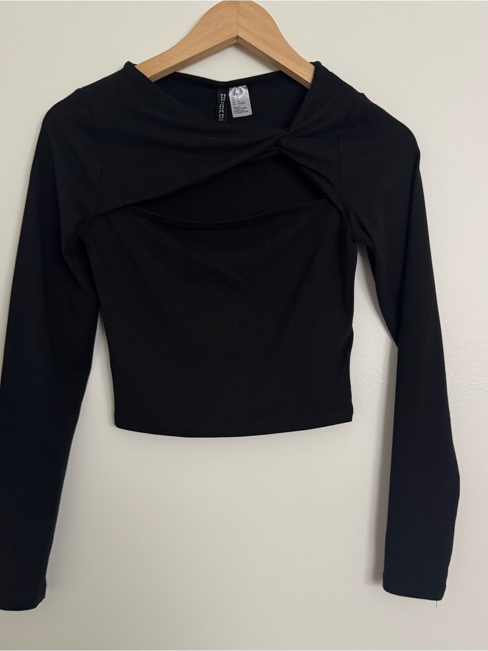 H&M Black Long-Sleeve Cropped Twist-Detail Top
